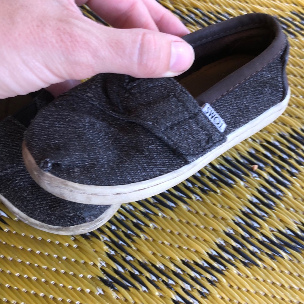 TOMS - Picture 3 of 7